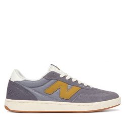 Sneakersy New Balance. Szare trampki i tenisówki chłopięce New Balance, bez wzorów, bez zapięcia. Za 369.99 zł.