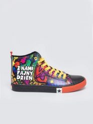 Trampki wysokie ze skóry ekologicznej z nadrukiem WOśP czarne TT174402 906. Czarne trampki i tenisówki damskie Big Star, bez wzorów, z gumy, klasyczne, bez zapięcia. Za 169.99 zł.