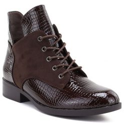 Botki damskie lakierowane kroko brązowe Vinceza HX27-16524. Brązowe botki damskie VINCEZA, z lakierowanej skóry, eleganckie, bez obcasa, bez zapięcia. Za 149.99 zł.