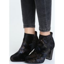 Czarne Botki At First. Czarne botki damskie Born2be, na jesień, z materiału. Za 149.99 zł.