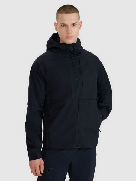 4F Kurtka softshell wiatroodporna membrana 10000 męska - czarna S. Czarne kurtki męskie 4f, l, bez wzorów, z dzianiny, klasyczne, z kapturem. W wyprzedaży za 299.99 zł.