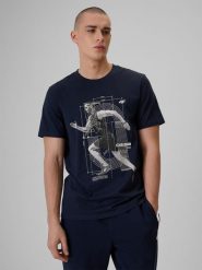 4F T-shirt regular z nadrukiem męski - niebieski XL. Niebieskie t-shirty męskie 4f, m, bez wzorów, z bawełny, klasyczne, bez kołnierzyka. Za 79.99 zł.