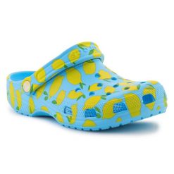 Klapki Crocs Classic Fresh Fruits Clog 211008-4WD niebieskie. Niebieskie klapki damskie bez wzorów, casualowe, bez obcasa. Za 360.01 zł.