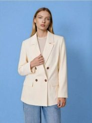 Żakiet dwurzędowy z rozcięciami z tyłu - żółty. Żółte żakiety damskie Sinsay, l, bez wzorów. Za 79.99 zł.