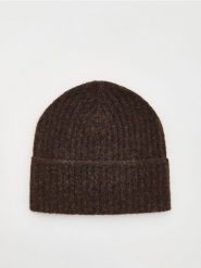 Czapka beanie z domieszką wełny - ciemnobrązowy. Brązowe czapki i kapelusze damskie Reserved, bez wzorów, z wełny. Za 69.99 zł.
