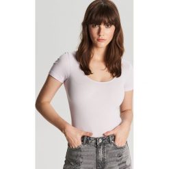 Gładka koszulka - Fioletowy. T-shirty damskie Cropp. Za 29.99 zł.