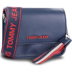 Torebka TOMMY JEANS - Tj Fem Boxy Crossove AW0AW06034 496. Listonoszki damskie marki Tommy Jeans. W wyprzedaży za 329.00 zł.