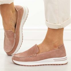 Różowe ażurowe skórzane mokasyny damskie Jezzi 9793. Czerwone mokasyny damskie Jezzi, z jeansu, casualowe. Za 239.00 zł.