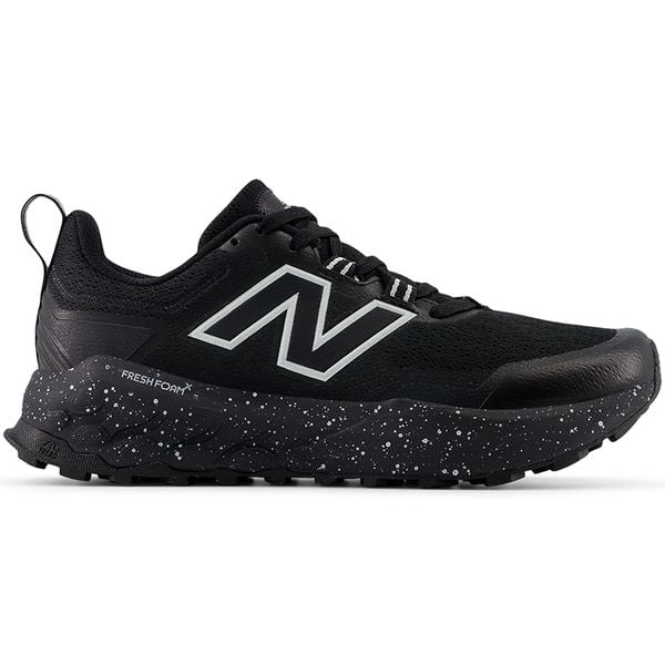 Buty damskie New Balance Fresh Foam Garoé v2 WTGAROL2 – czarne. Czarne obuwie sportowe damskie New Balance, bez wzorów, z materiału, do biegania. Za 529.99 zł.