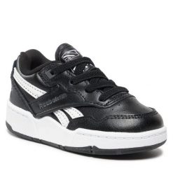 Sneakersy Reebok. Czarne półbuty chłopięce Reebok, bez wzorów, bez zapięcia. Za 139.99 zł.