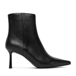 Botki Eva Minge. Czarne botki damskie Eva Minge, bez obcasa, na słupku, bez zapięcia. Za 529.99 zł.