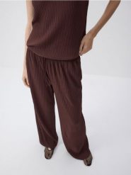 Szerokie spodnie z dzianiny - brązowy. Brązowe spodnie materiałowe damskie Reserved, l, bez wzorów, z dzianiny. W wyprzedaży za 59.99 zł.