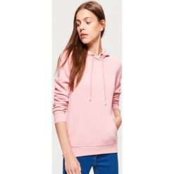 Bluza hoodie - Różowy. Czerwone bluzy damskie Cropp. Za 69.99 zł.