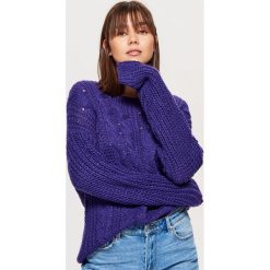 Sweter z warkoczowym splotem - Fioletowy. Swetry damskie marki Cropp. W wyprzedaży za 29.99 zł.