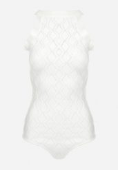 Białe Body z Wiskozy o Tłoczonej Fakturze Idolina. Białe bluzki damskie Born2be, s, bez wzorów, z jeansu, bez kołnierzyka, bez ramiączek. Za 119.99 zł.