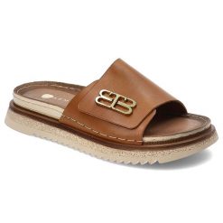 Brązowe Klapki Armodo Modne Obuwie Damskie. Brązowe klapki damskie Armodo, bez wzorów, ze skóry, eleganckie, bez obcasa. Za 229.00 zł.