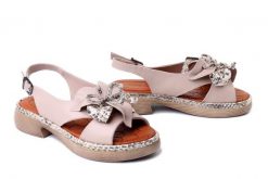 BOCCATO 0158-202.T25 powder, sandały damskie. Brązowe sandały damskie Boccato, bez wzorów, ze skóry, bez obcasa, na obcasie, bez zapięcia. Za 220.91 zł.