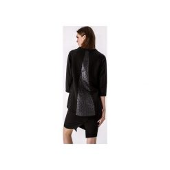Bluza z ażurową wstawką na plecach Czarna. Bluzy damskie marki Sthorm. Za 299.00 zł.