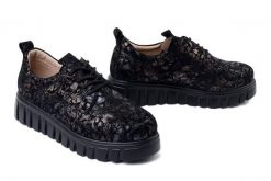 FILIPPO DP6846/25 BK FL czarny kwiaty, półbuty damskie. Czarne półbuty damskie Filippo, bez wzorów, ze skóry, bez obcasa, bez zapięcia. Za 219.90 zł.