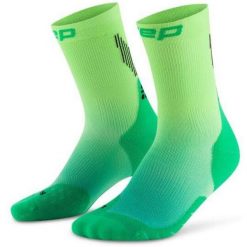 Damskie sportowe skarpety kompresyjne do połowy łydki Core Run gradient CEP. Zielone skarpety damskie CEP, bez wzorów, z materiału. Za 79.00 zł.