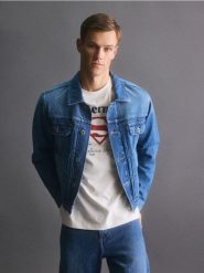 Bawełniany t-shirt regular fit SUPERMAN™ - złamana biel. T-shirty męskie Reserved, l, bez wzorów, z bawełny, bez kołnierzyka. Za 79.99 zł.