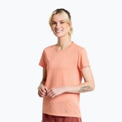 Koszulka do biegania damska Saucony Stopwatch. Czerwone koszulki sportowe damskie Saucony, l, bez wzorów, bez kołnierzyka, bez ramiączek, do biegania. Za 119.99 zł.