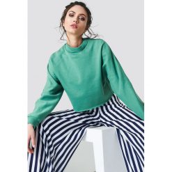 NA-KD Bluza nietoperz z surowym brzegiem - Green. Bluzy damskie marki NA-KD. W wyprzedaży za 70.97 zł.