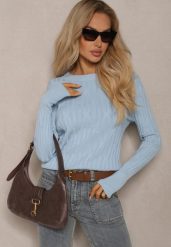 Jasnoniebieski Sweter z Wiskozą i Ozdobnym Splotem Saviana. Niebieskie swetry damskie Renee, bez wzorów, z jeansu, casualowe, bez kołnierzyka, bez ramiączek, długie, bez kaptura. Za 99.99 zł.