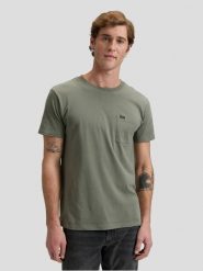 MESKA KOSZULKA LEE ULTIMATE POCKET TEE LICHEN OLIVE 112376464. Zielone t-shirty męskie Lee, m, bez wzorów, bez kołnierzyka. Za 79.99 zł.