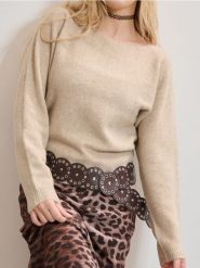 Sweter - beżowy. Brązowe swetry damskie Sinsay, l, bez wzorów, bez kołnierzyka, bez ramiączek, bez kaptura. W wyprzedaży za 27.99 zł.
