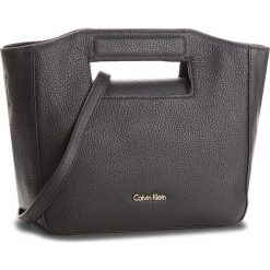 Torebka CALVIN KLEIN BLACK LABEL - Carryall Mini Grab T K60K603845 001. Listonoszki damskie marki Calvin Klein Black Label. Za 799.00 zł.