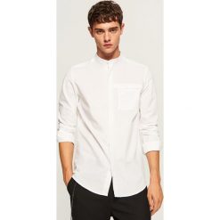 Koszula ze stójką slim fit - Biały. Białe koszule męskie Reserved, ze stójką. Za 99.99 zł.
