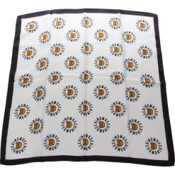 Chusta MOSCHINO - 03548 M1839 003. Białe szaliki i chusty damskie MOSCHINO, z jedwabiu. Za 369.00 zł.
