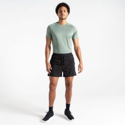 Spodenki męskie Accelerate. Czarne szorty męskie Dare 2b, m, bez wzorów. W wyprzedaży za 240.00 zł.