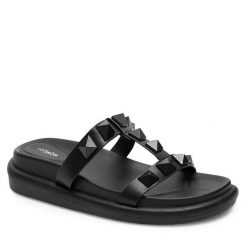 Klapki DeeZee. Czarne klapki damskie DeeZee, bez wzorów, bez obcasa. Za 59.99 zł.