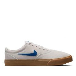 Buty Nike Charge Suede IB2750 005. Szare buty sportowe męskie Nike, bez zapięcia, do biegania. Za 279.00 zł.