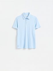 Koszulka polo slim z wiskozą - jasnoniebieski. Niebieskie koszulki polo męskie Reserved, l, bez wzorów, z dzianiny, bez ramiączek. Za 99.99 zł.