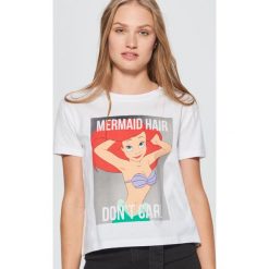 Koszulka ARIELKA - Biały. T-shirty damskie marki Cropp. W wyprzedaży za 29.99 zł.