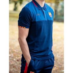 Koszulka męska Barça Catalan Collar. Niebieskie koszulki sportowe męskie FC Barcelona, m, bez wzorów, bez kołnierzyka, bez ramiączek, do piłki nożnej. W wyprzedaży za 190.73 zł.
