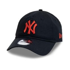 Czapka New York Yankees Ess 9TWENTY. Czarne czapki i kapelusze męskie New Era, na lato, bez wzorów, z bawełny, eleganckie. Za 109.99 zł.