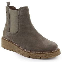 Skórzane botki damskie sztyblety na koturnie taupe Filippo DBT7261. Botki damskie Filippo, ze skóry, bez obcasa, na koturnie, bez zapięcia. Za 249.99 zł.