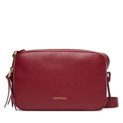 Torebka Coccinelle. Czerwone listonoszki damskie Coccinelle, bez wzorów, bez dodatków. Za 1,099.00 zł.