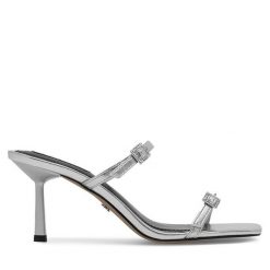 Klapki Nine West. Szare klapki damskie Nine West, bez wzorów, bez obcasa. Za 143.99 zł.