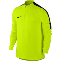 Nike Koszulka piłkarska Squad zielona r. S (807063 702). Koszulki sportowe męskie marki Nike. Za 141.31 zł.
