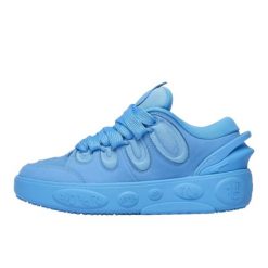 Buty do chodzenia dla dorosłych Puma LaMelo Ball LaFrancé Amour 1 of 1. Niebieskie obuwie sportowe damskie Puma, z aplikacjami, ze skóry, do koszykówki. Za 1,821.97 zł.