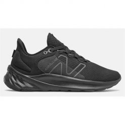 Buty do biegania damskie New Balance Fresh Foam Roav V2. Obuwie sportowe damskie New Balance, bez wzorów, z materiału, do biegania. Za 383.40 zł.