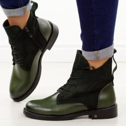 Zielone płaskie botki damskie Potocki 12080. Zielone botki damskie POTOCKI, na jesień, z lakierowanej skóry, eleganckie, bez obcasa, na obcasie, bez zapięcia. Za 229.00 zł.