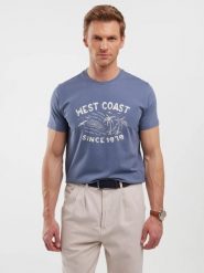 Koszulka męska z nadrukiem niebieska Reddrez 402. Niebieskie t-shirty męskie Big Star, na lato, l, bez wzorów, z dzianiny, klasyczne, bez kołnierzyka. W wyprzedaży za 79.99 zł.