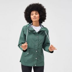 Kurtka turystyczna parka z membraną damska Bayla przeciwdeszczowa. Zielone kurtki damskie Regatta, na zimę, xl, bez wzorów, bez kaptura. W wyprzedaży za 280.90 zł.