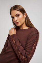 Bluzka z koronką na rękawach. Bluzki damskie MOODO, m, bez wzorów, z bawełny, bez kołnierzyka, bez ramiączek. W wyprzedaży za 24.99 zł.